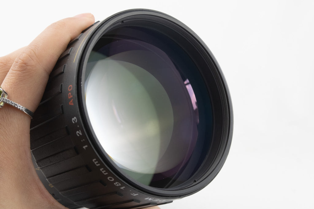 Angénieux APO 180mm f/2.3 – klassisches Teleobjektiv mit Mittelformat-Bildkreis