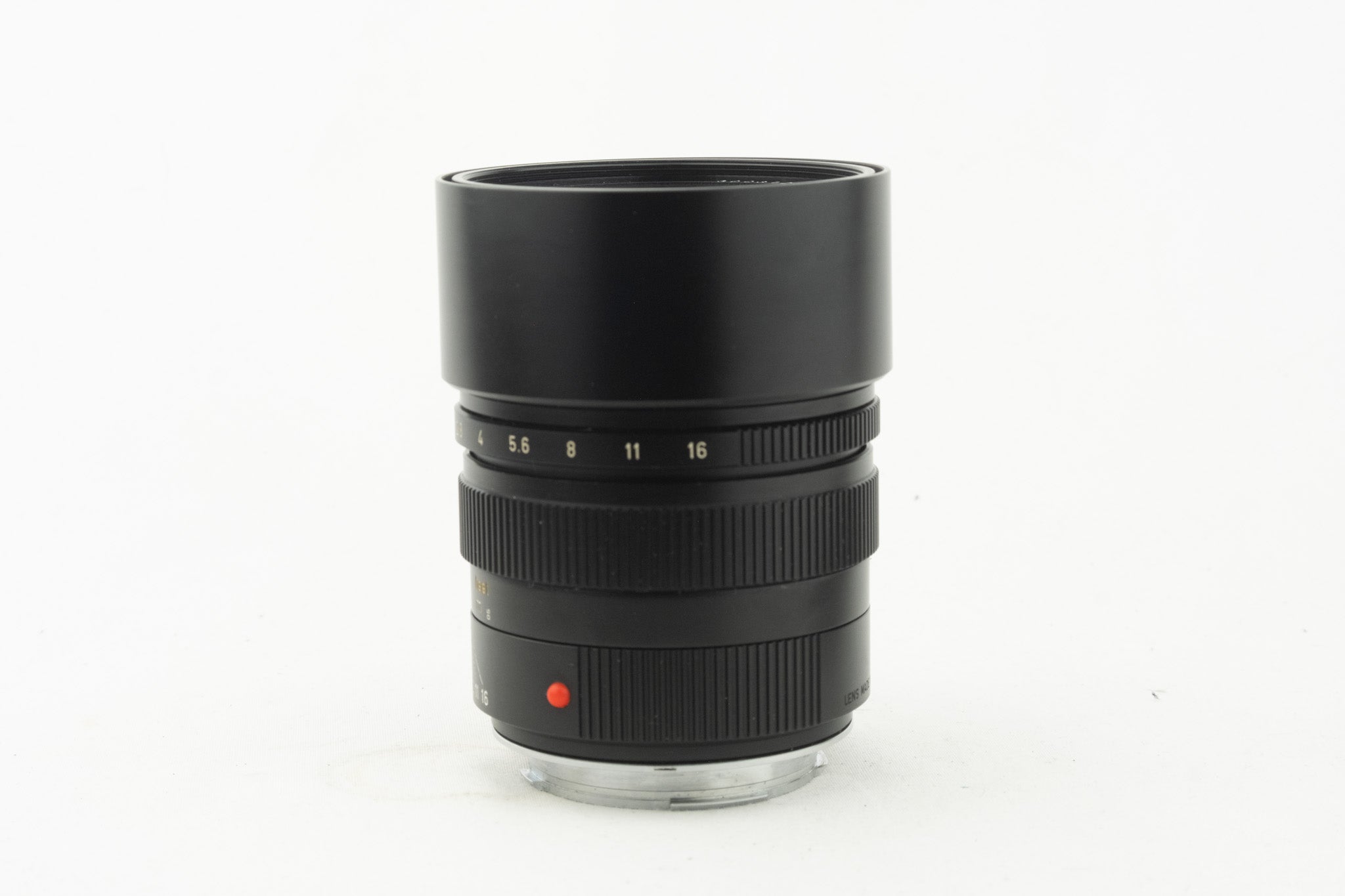 Leica M 90/2 E55 Pre-ASPH – Objektiv mit eingebauter Gegenlichtblende
