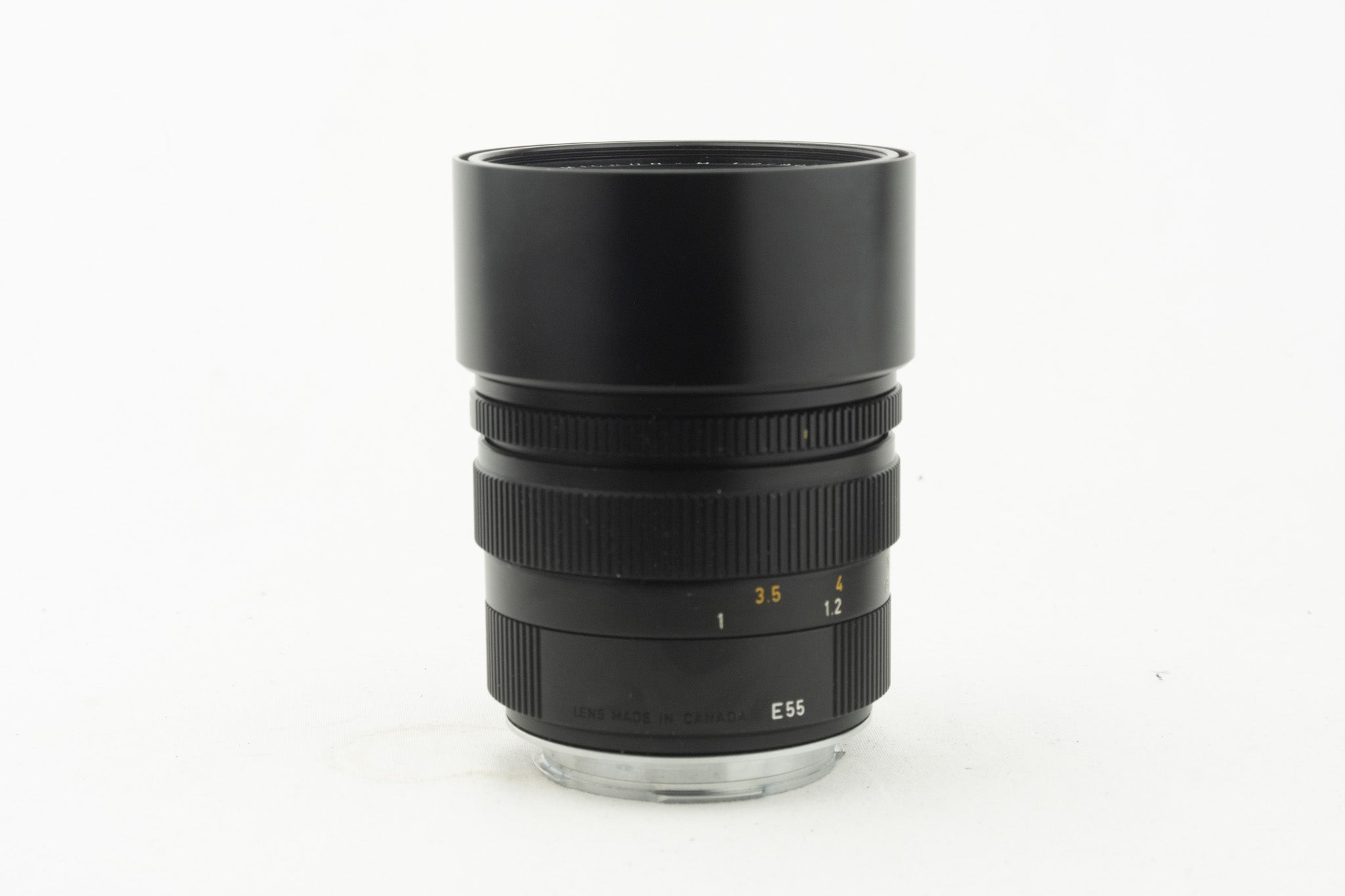 Leica M 90/2 E55 Pre-ASPH – Objektiv mit eingebauter Gegenlichtblende