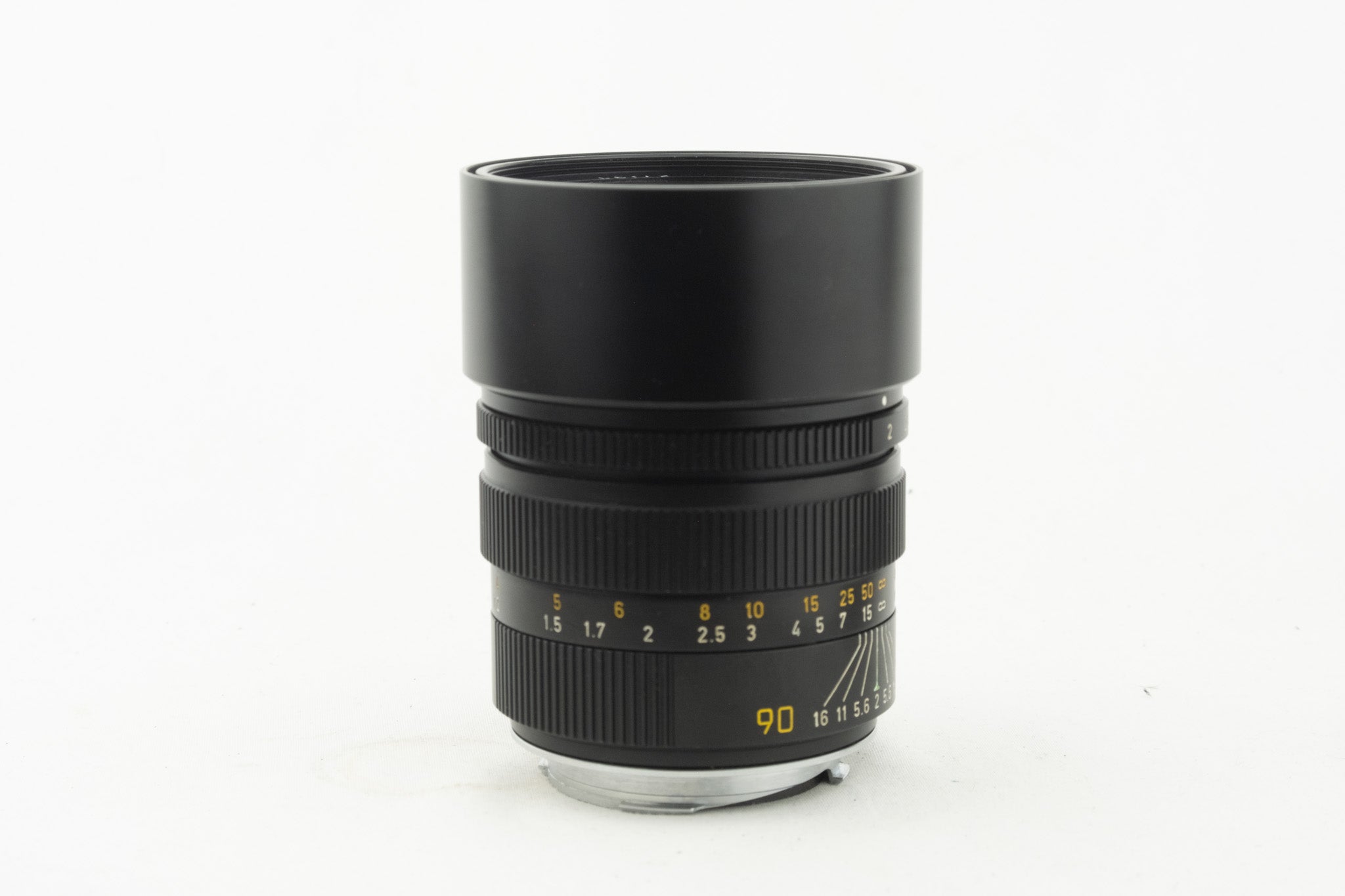 Leica M 90/2 E55 Pre-ASPH – Objektiv mit eingebauter Gegenlichtblende