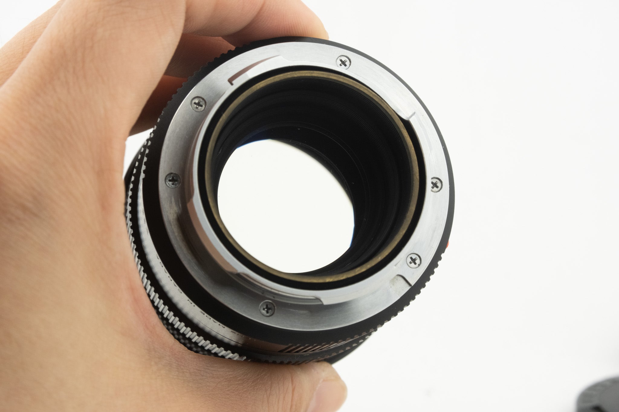 Leica M 90/2 E55 Pre-ASPH – Objektiv mit eingebauter Gegenlichtblende