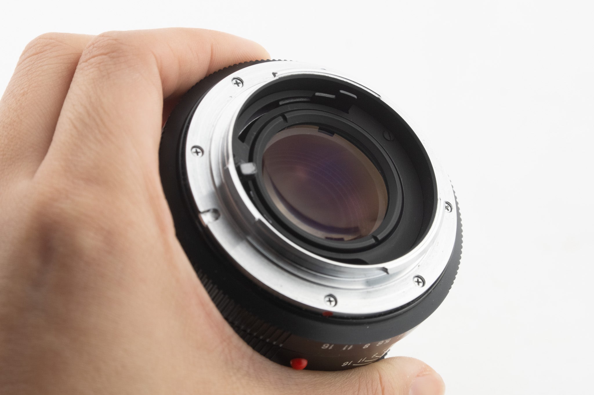 Leica Summicron R 90/2 E55 – Objektiv von vorne mit Deckel