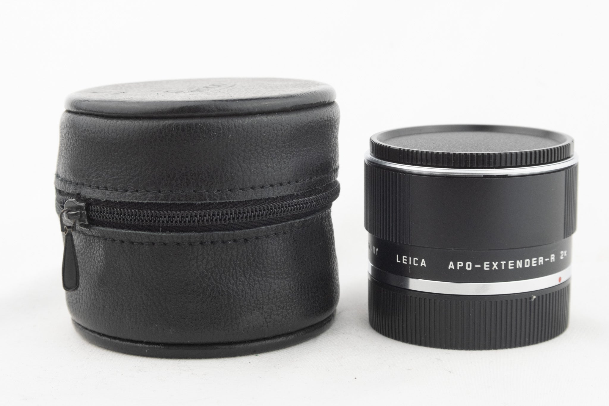 Leica APO-EXTENDER 2X – schwarzer Telekonverter mit R-Bajonett