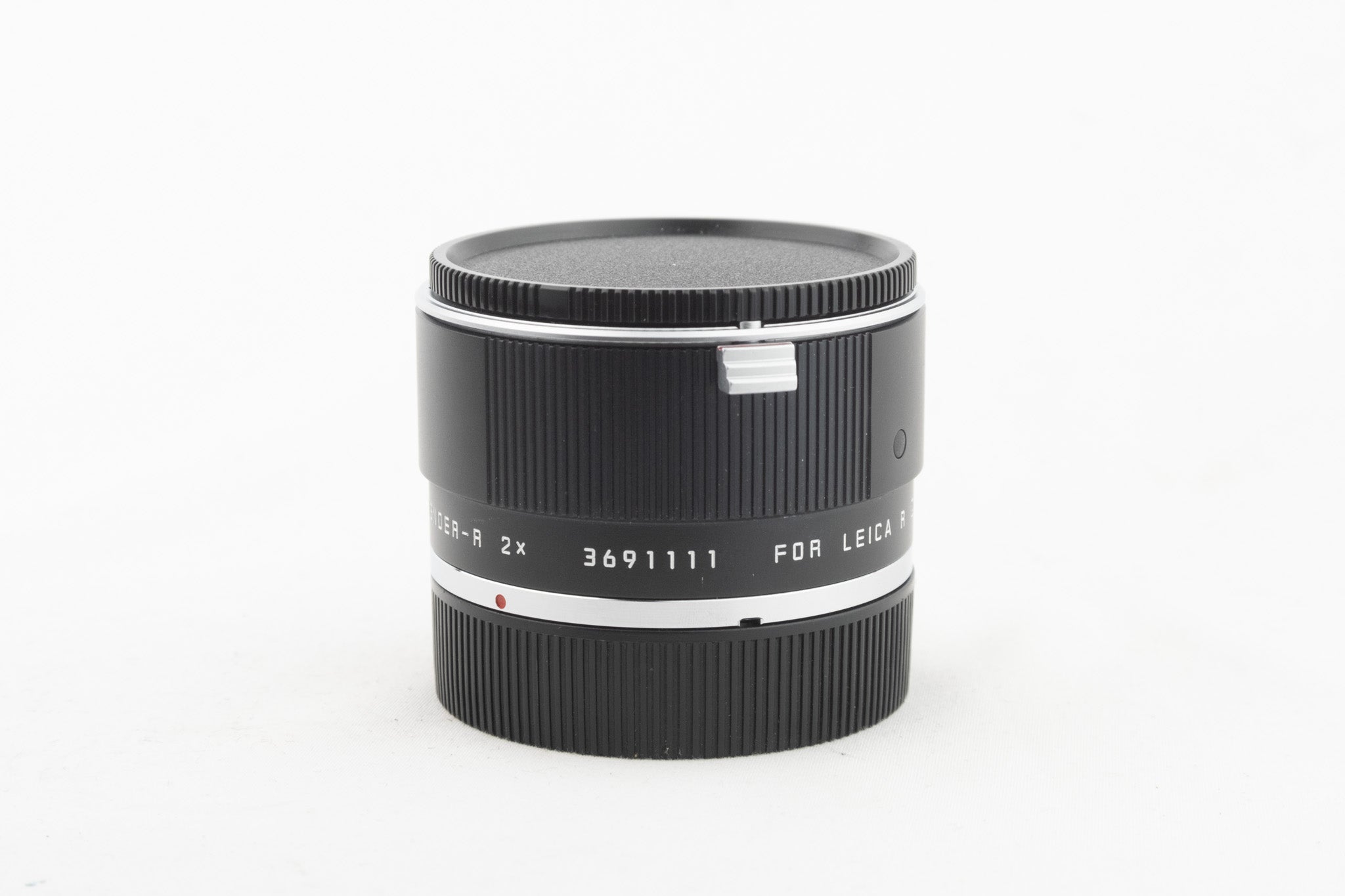 Leica APO-EXTENDER 2X – schwarzer Telekonverter mit R-Bajonett
