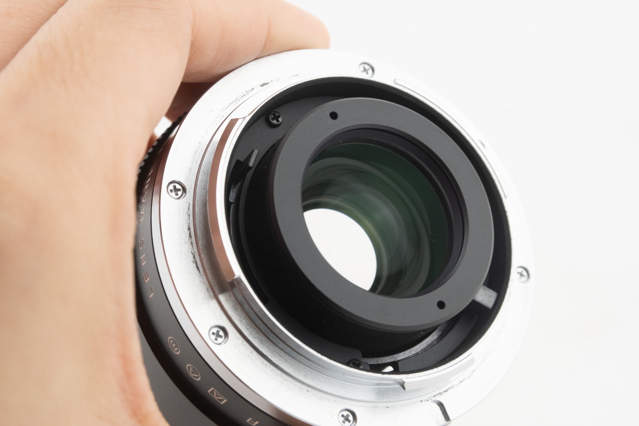 Leica APO-EXTENDER 2X – schwarzer Telekonverter mit R-Bajonett