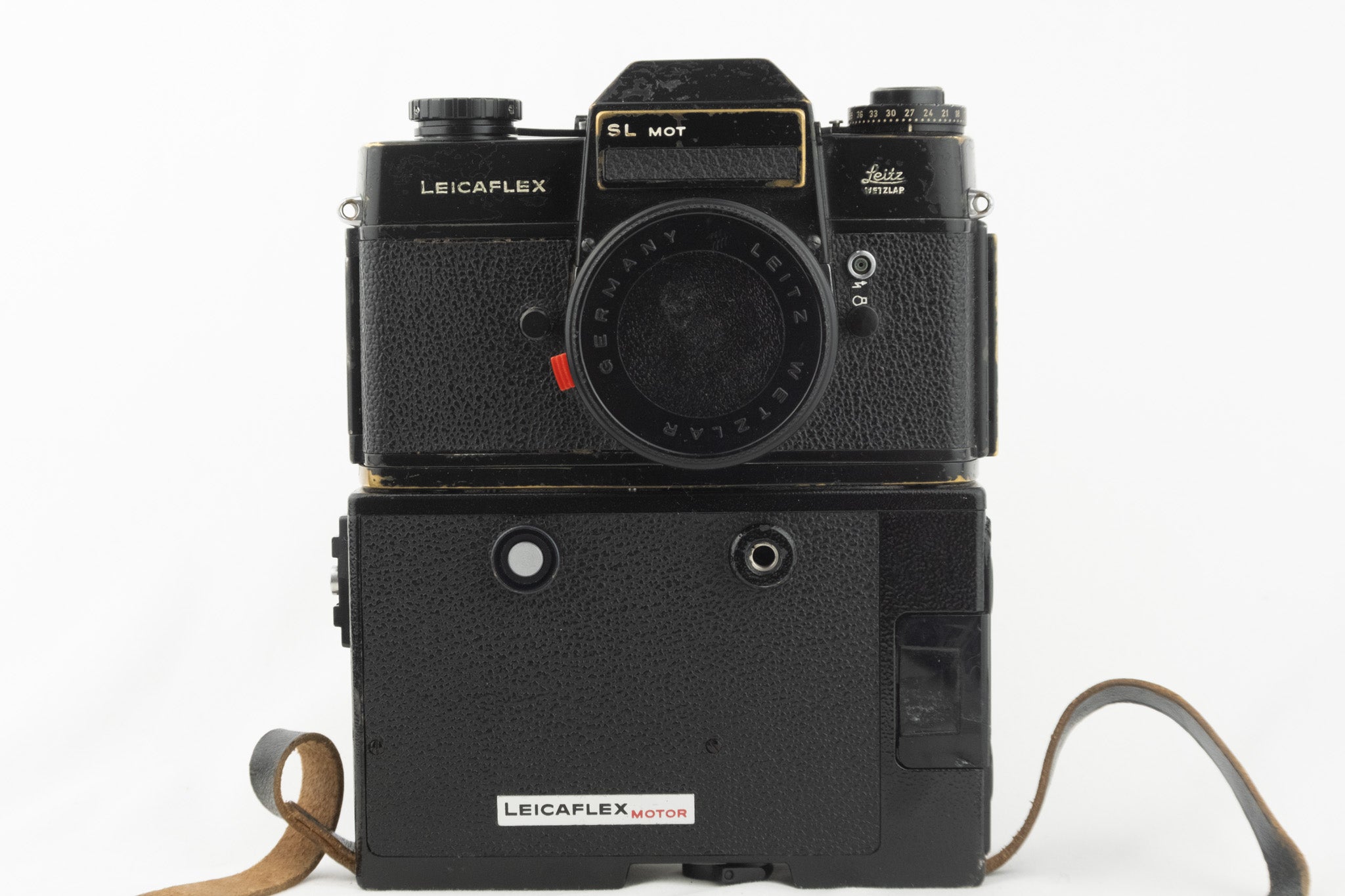 Leica Leicaflex SL MOT – Seltene schwarze Lackierung mit Messingfreilegung – Motorversion