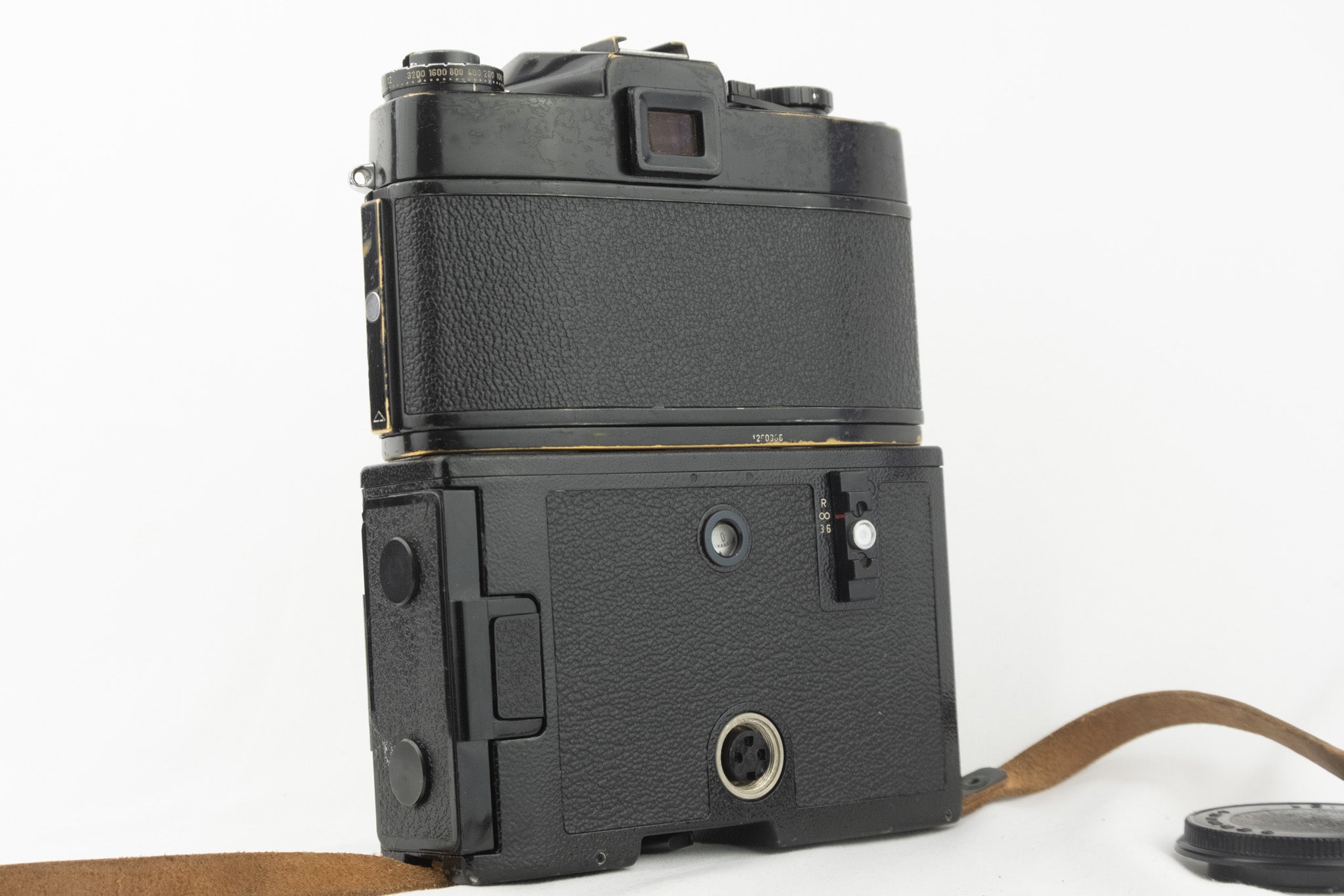 Leica Leicaflex SL MOT – Seltene schwarze Lackierung mit Messingfreilegung – Motorversion