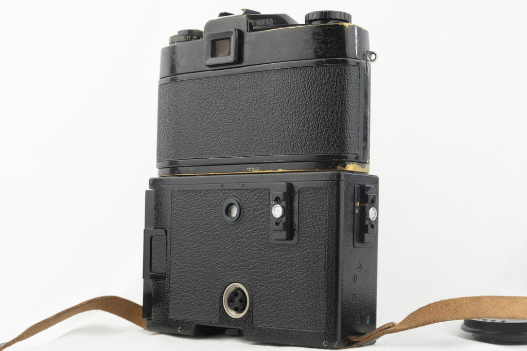 Leica Leicaflex SL MOT – Seltene schwarze Lackierung mit Messingfreilegung – Motorversion