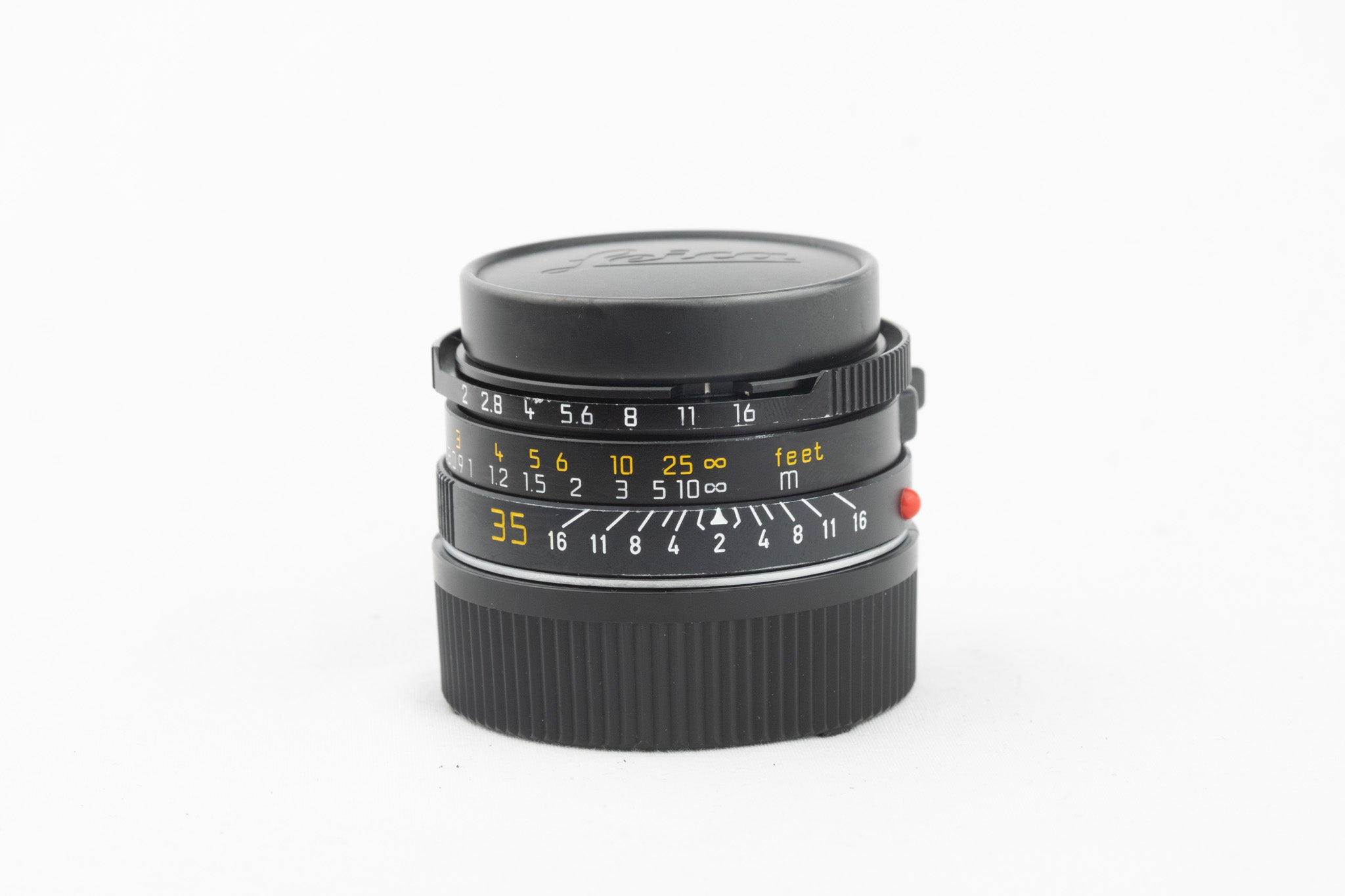 Leica Summicron 35mm f/2 7-Element – Objektiv von vorne mit Deckel