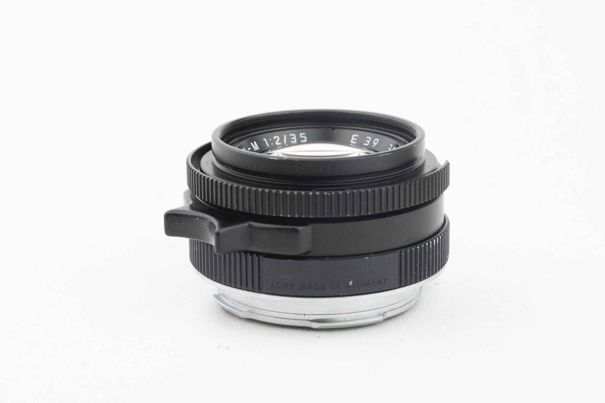 Leica Summicron 35mm f/2 7-Element – Objektiv von vorne mit Deckel
