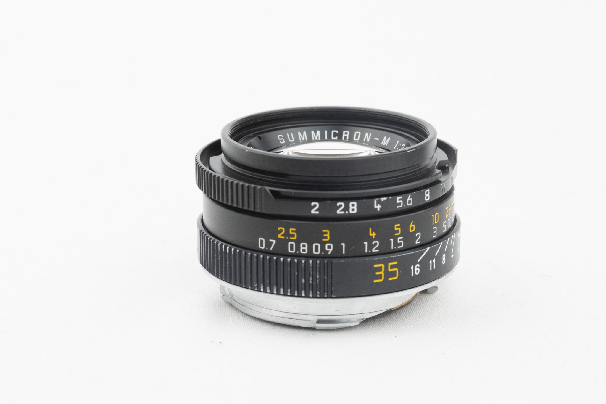 Leica Summicron 35mm f/2 7-Element – Objektiv von vorne mit Deckel
