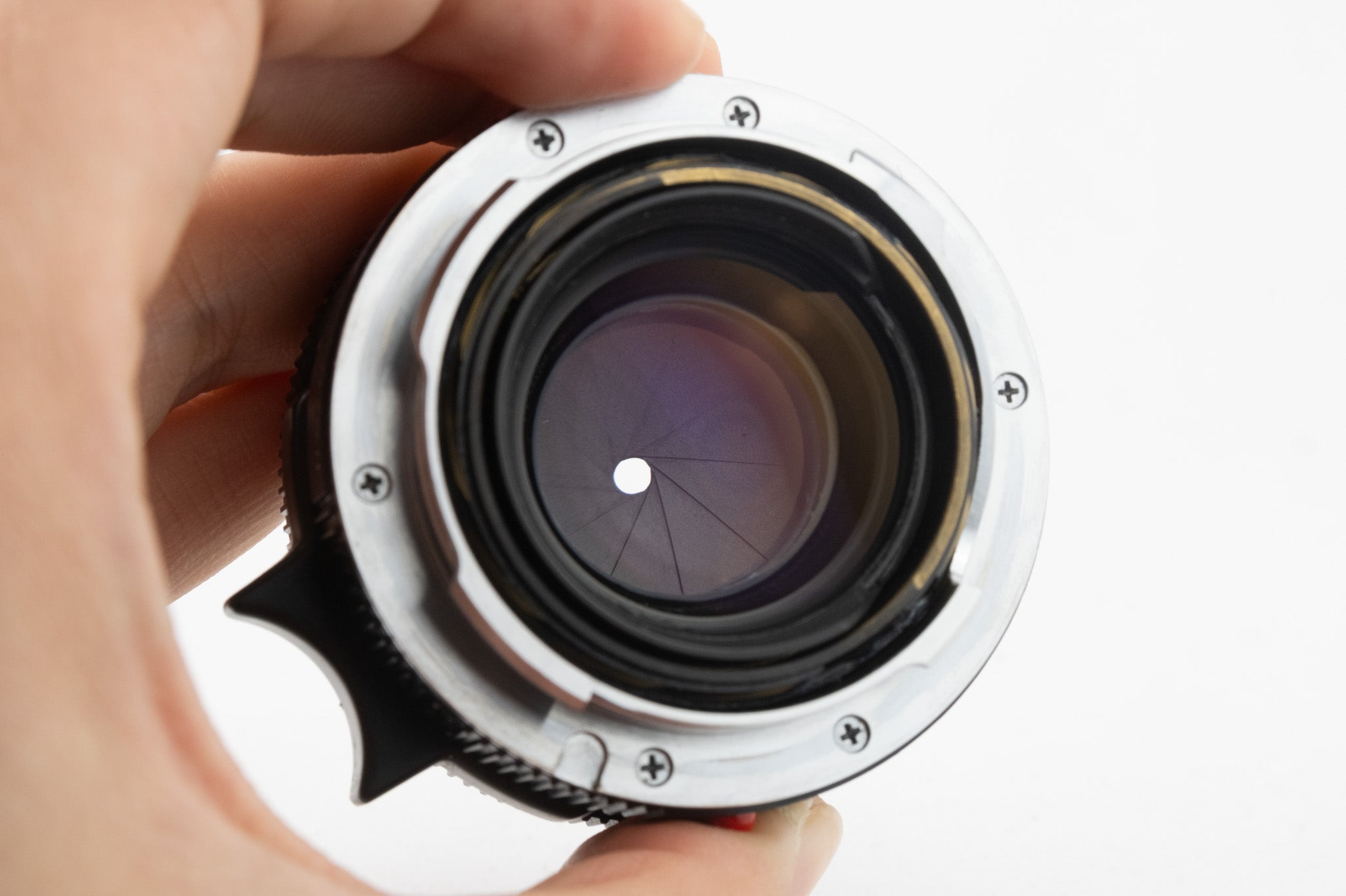 Leica Summicron 35mm f/2 7-Element – Objektiv von vorne mit Deckel